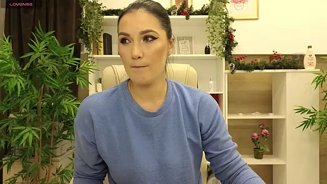SelineSole online show from 12/17/24, 04:53