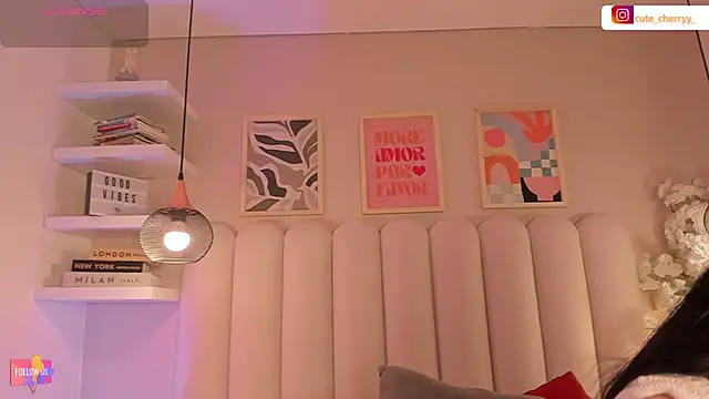 Snapshot of cute__cherry_ chatting on 10/25/25, 07:30 cute cherry online show from 10/25/25, 07:30