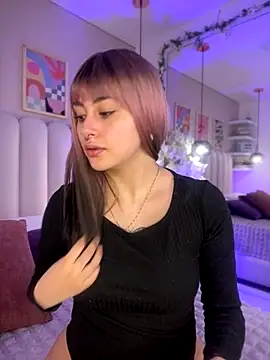 Snapshot of cute__cherry_ chatting on 11/04/25, 08:52 cute cherry online show from 11/04/25, 08:52