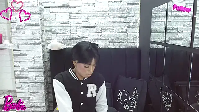 Snapshot of barbie_love chatting on 09/17/25, 12:07 barbie love online show from 09/17/25, 12:07