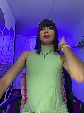 Snapshot of hurrencam chatting on 02/06/25, 02:04 hurrencam online show from 02/06/25, 02:04