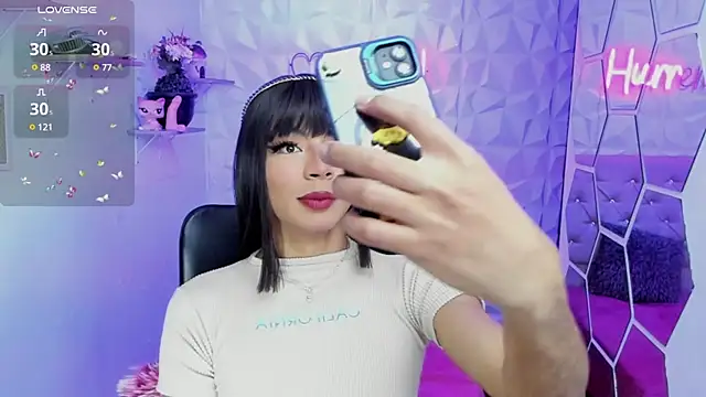 Snapshot of hurrencam chatting on 03/05/25, 01:06 hurrencam online show from 03/05/25, 01:06