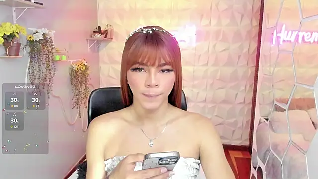 Snapshot of hurrencam chatting on 09/13/25, 05:13 hurrencam online show from 09/13/25, 05:13