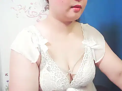 Snapshot of xiaorou-z chatting on 10/07/25, 04:48 xiaorou-z online show from 10/07/25, 04:48