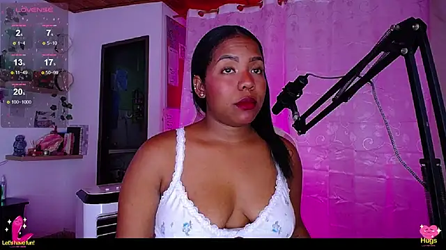 Snapshot of samanthaabloom chatting on 01/17/25, 12:53 samanthaabloom online show from 01/17/25, 12:53