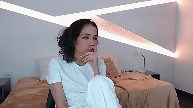 hot little bunny online show from 12/05/24, 11:29