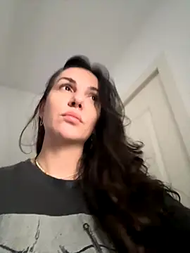 Snapshot of TaniaAmore chatting on 10/27/25, 07:40 TaniaAmore online show from 10/27/25, 07:40