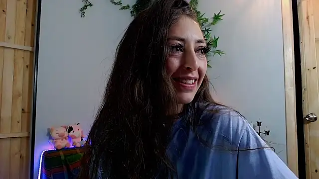 Snapshot of VickyJackson_ chatting on 03/05/25, 08:00 VickyJackson online show from 03/05/25, 08:00