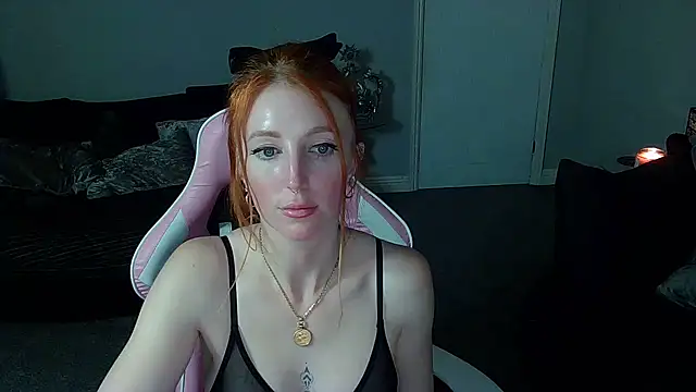 Snapshot of Red_firesquirt chatting on 12/02/24, 09:50 Red firesquirt online show from 12/02/24, 09:50