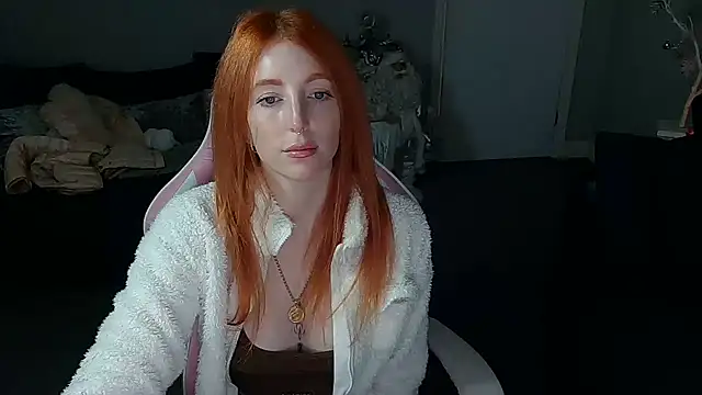 Snapshot of Red_firesquirt chatting on 12/10/24, 02:28 Red firesquirt online show from 12/10/24, 02:28