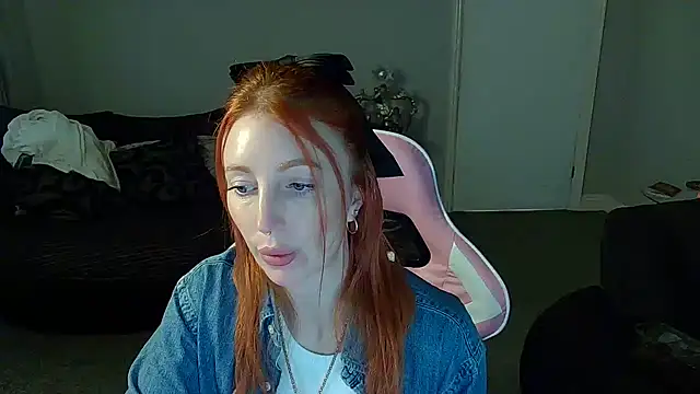 Snapshot of Red_firesquirt chatting on 01/13/25, 12:13 Red firesquirt online show from 01/13/25, 12:13