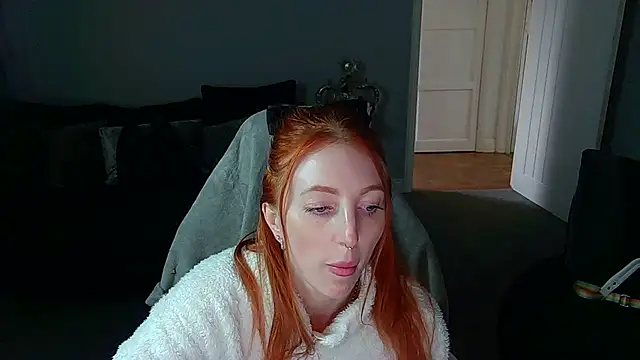 Snapshot of Red_firesquirt chatting on 02/05/25, 03:09 Red firesquirt online show from 02/05/25, 03:09