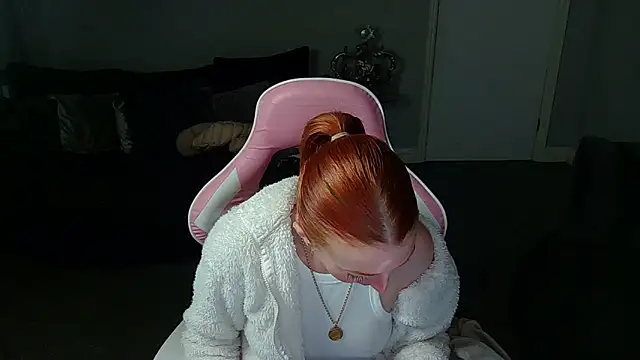 Snapshot of Red_firesquirt chatting on 02/13/25, 03:14 Red firesquirt online show from 02/13/25, 03:14