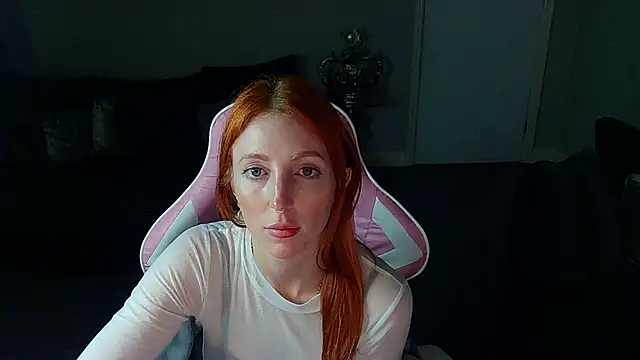 Snapshot of Red_firesquirt chatting on 02/19/25, 09:25 Red firesquirt online show from 02/19/25, 09:25