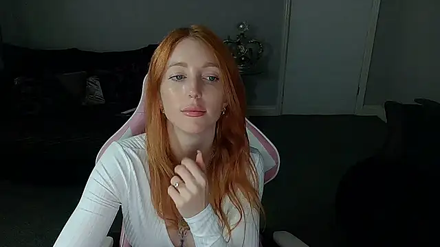 Snapshot of Red_firesquirt chatting on 10/08/25, 02:14 Red firesquirt online show from 10/08/25, 02:14