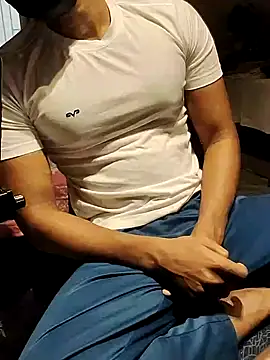 xxxhugedick0001 online show from 02/24/25, 07:11