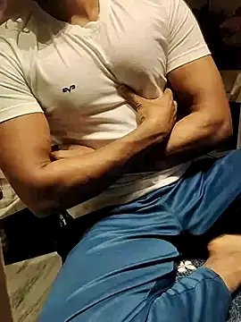 xxxhugedick0001 online show from 03/07/25, 06:33