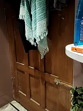 xxxhugedick0001 online show from 10/23/25, 08:13