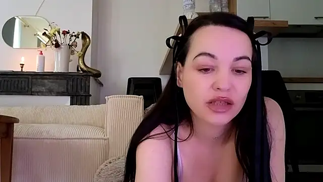 Lilie romeo online show from 12/14/24, 11:39