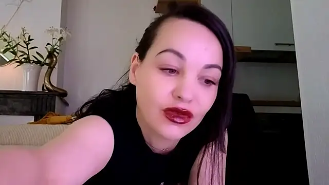 Lilie romeo online show from 12/23/24, 11:36