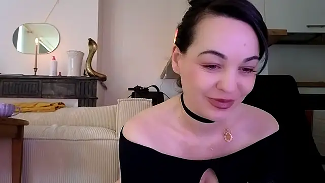 Lilie romeo online show from 01/06/25, 11:40