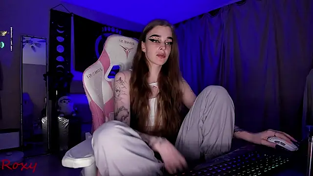 Snapshot of wet_dream_ chatting on 10/20/25, 04:40 wet dream online show from 10/20/25, 04:40