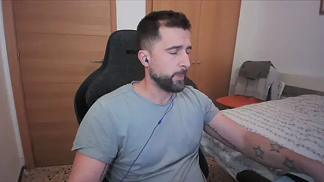 alex877x online show from 10/18/25, 07:42