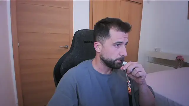 alex877x online show from 10/19/25, 05:46