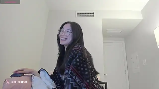 Snapshot of secretgirlfriendxo chatting on 12/04/24, 11:52 secretgirlfriendxo online show from 12/04/24, 11:52