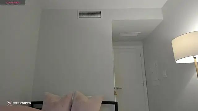 Snapshot of secretgirlfriendxo chatting on 02/06/25, 06:29 secretgirlfriendxo online show from 02/06/25, 06:29