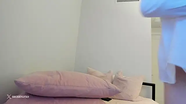 Snapshot of secretgirlfriendxo chatting on 02/09/25, 07:27 secretgirlfriendxo online show from 02/09/25, 07:27