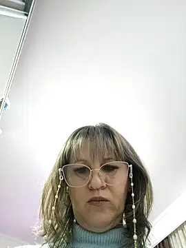 Snapshot of naughtymilfT chatting on 02/20/25, 05:18 naughtymilfT online show from 02/20/25, 05:18