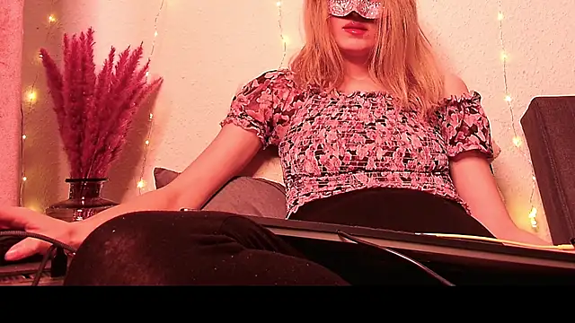 SecretAnni online show from 01/08/25, 02:25