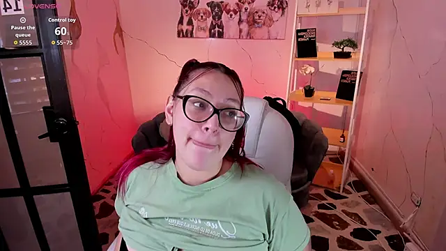 Snapshot of NiickyJones chatting on 10/18/25, 04:19 NiickyJones online show from 10/18/25, 04:19