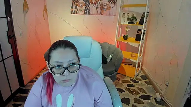 Snapshot of NiickyJones chatting on 11/06/25, 10:10 NiickyJones online show from 11/06/25, 10:10