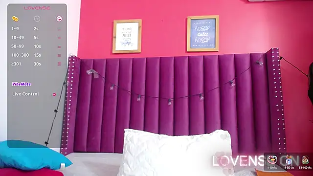 Snapshot of littlee_emilyy_ chatting on 12/27/24, 12:56 littlee emilyy online show from 12/27/24, 12:56