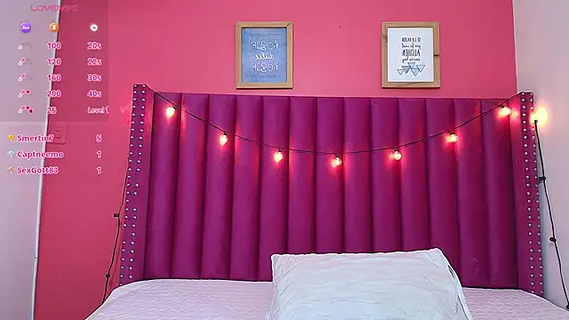 Snapshot of littlee_emilyy_ chatting on 01/23/25, 03:05 littlee emilyy online show from 01/23/25, 03:05