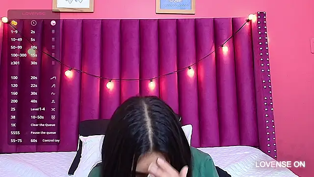 Snapshot of littlee_emilyy_ chatting on 01/24/25, 08:55 littlee emilyy online show from 01/24/25, 08:55