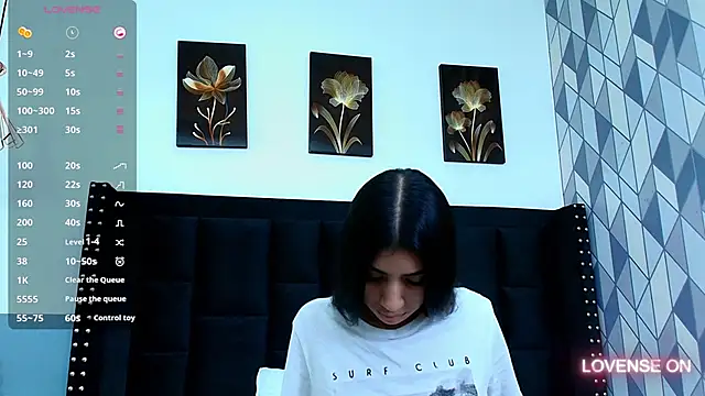 Snapshot of littlee_emilyy_ chatting on 02/07/25, 10:09 littlee emilyy online show from 02/07/25, 10:09