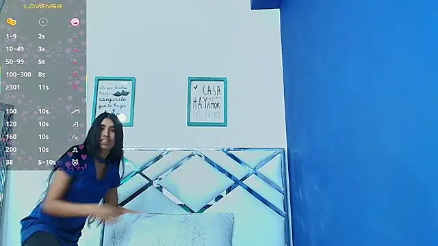 Snapshot of littlee_emilyy_ chatting on 02/14/25, 03:00 littlee emilyy online show from 02/14/25, 03:00