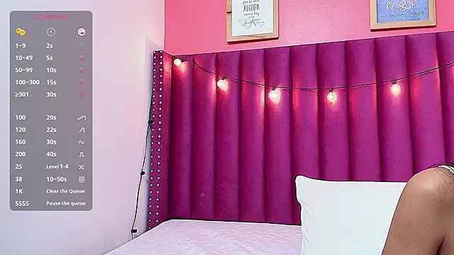 Snapshot of littlee_emilyy_ chatting on 02/21/25, 06:07 littlee emilyy online show from 02/21/25, 06:07