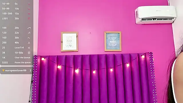 Snapshot of littlee_emilyy_ chatting on 02/22/25, 03:01 littlee emilyy online show from 02/22/25, 03:01