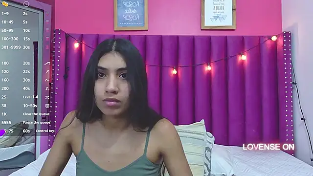 Snapshot of littlee_emilyy_ chatting on 03/08/25, 03:06 littlee emilyy online show from 03/08/25, 03:06