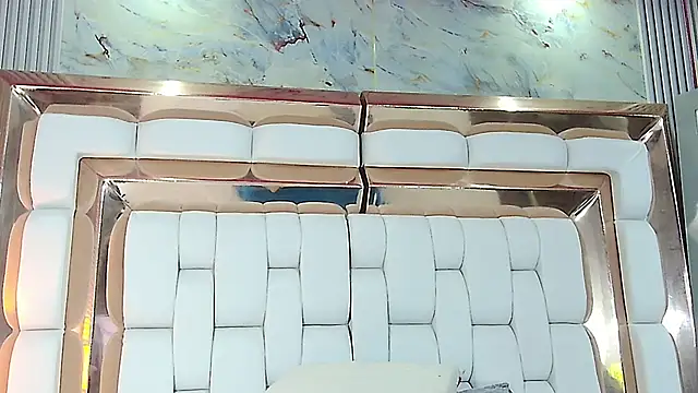 Snapshot of littlee_emilyy_ chatting on 03/19/25, 02:59 littlee emilyy online show from 03/19/25, 02:59