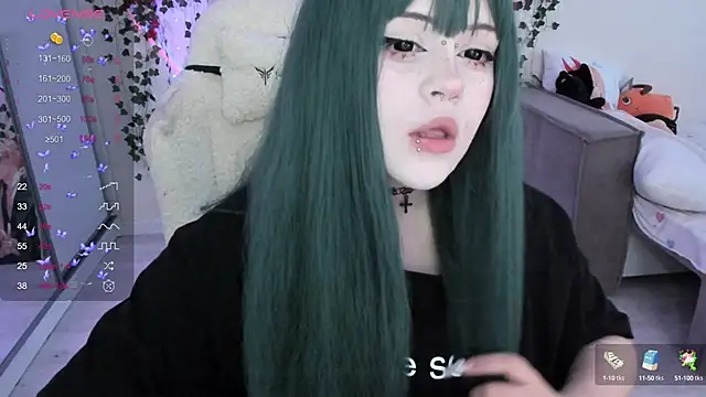Snapshot of SelenaCute chatting on 09/24/25, 05:00 SelenaCute online show from 09/24/25, 05:00