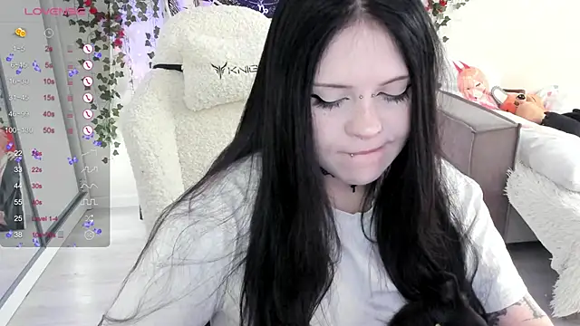 Snapshot of SelenaCute chatting on 09/26/25, 06:39 SelenaCute online show from 09/26/25, 06:39