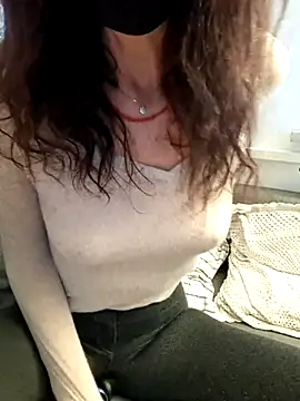 Silvia Zeno online show from 10/18/25, 05:32