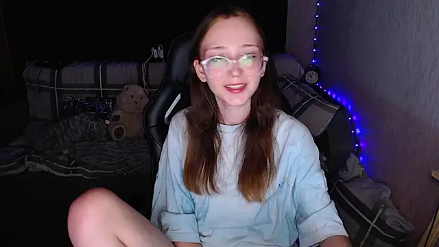 AmeliaKamishiro online show from 10/17/25, 10:12