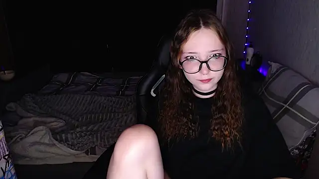 AmeliaKamishiro online show from 11/10/25, 01:37