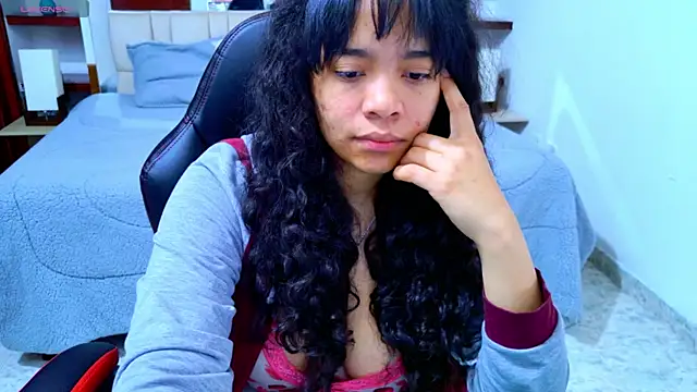 laureentt  online show from 11/13/25, 03:27